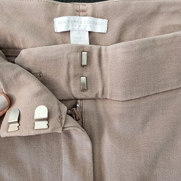 New York & Company Stretch Pant, Size 16 - Picture 2 of 7